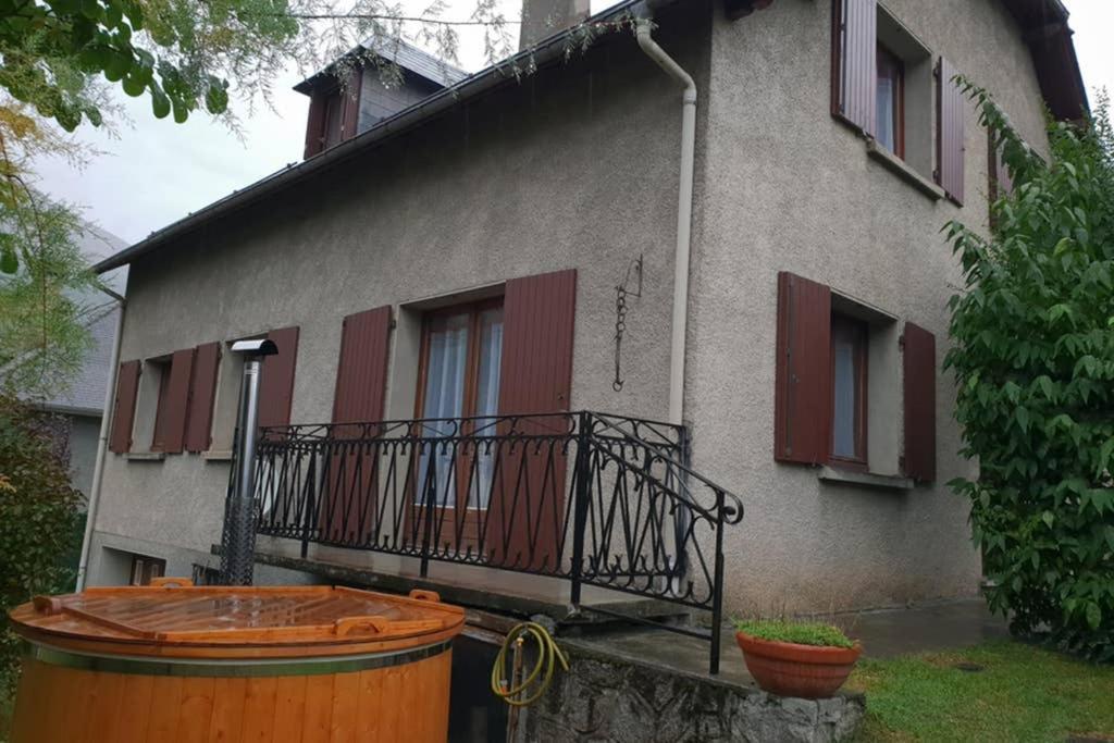 Le Gite Des 3 Vallees Villa Luz-Saint-Sauveur Exteriör bild